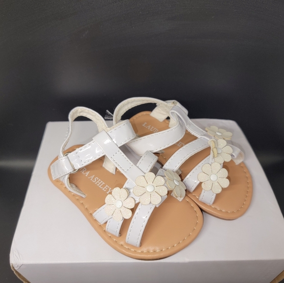 Laura Ashley - Picture 2 of 4